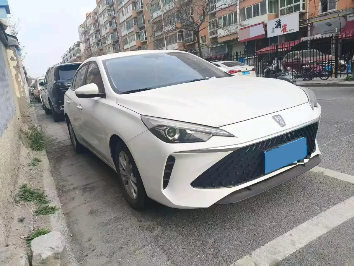 2023 Roewe i5 1.5L 129HP L4 5MT,autocango,china used car exporter,china ev exporter,chinese used car exporter,chinese used ev exporter