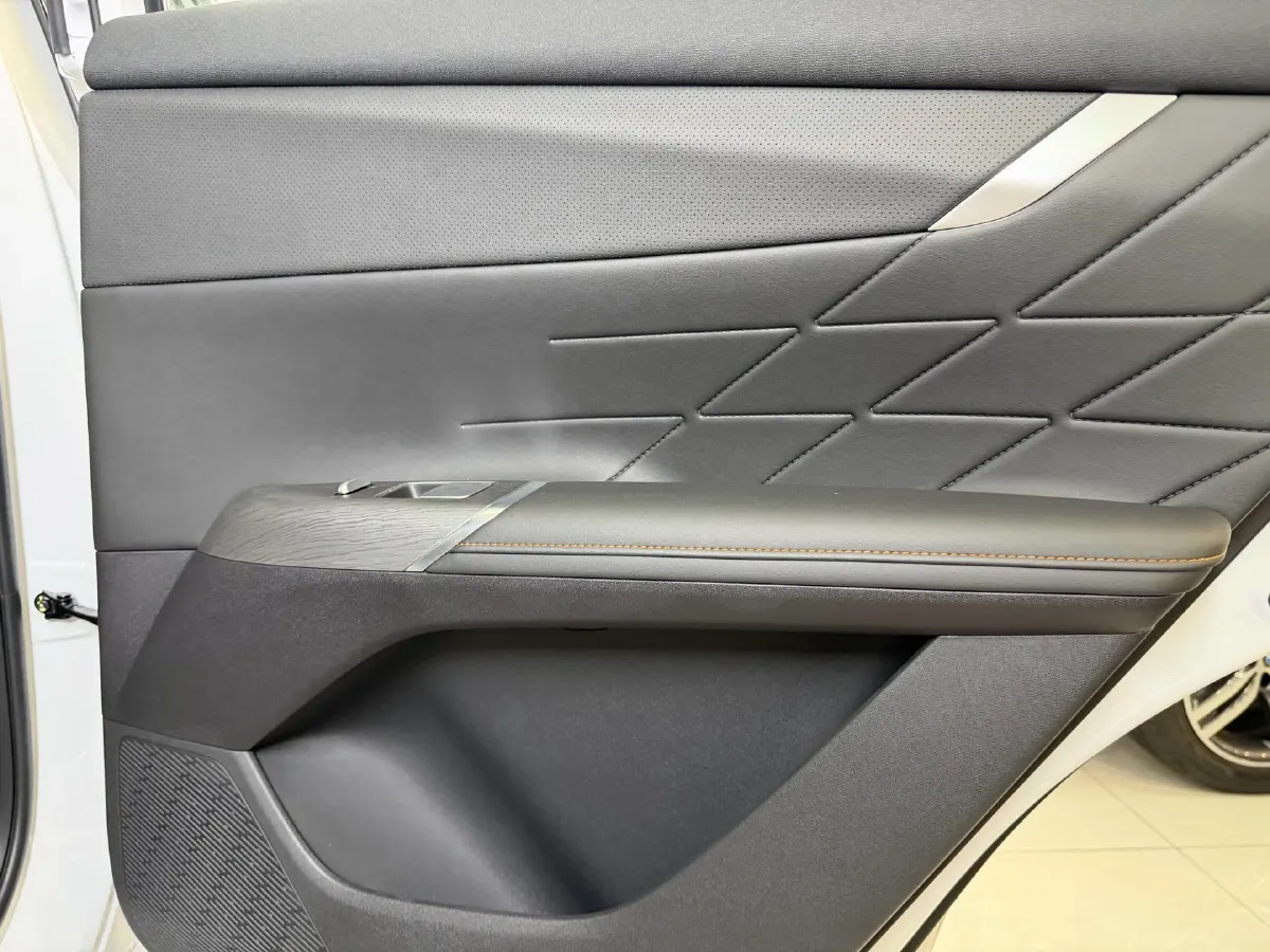 2025 ChangAn CS75 Plus 1.5T 192HP L4 8AT,autocango,china used car exporter,china ev exporter,chinese used car exporter,chinese used ev exporter