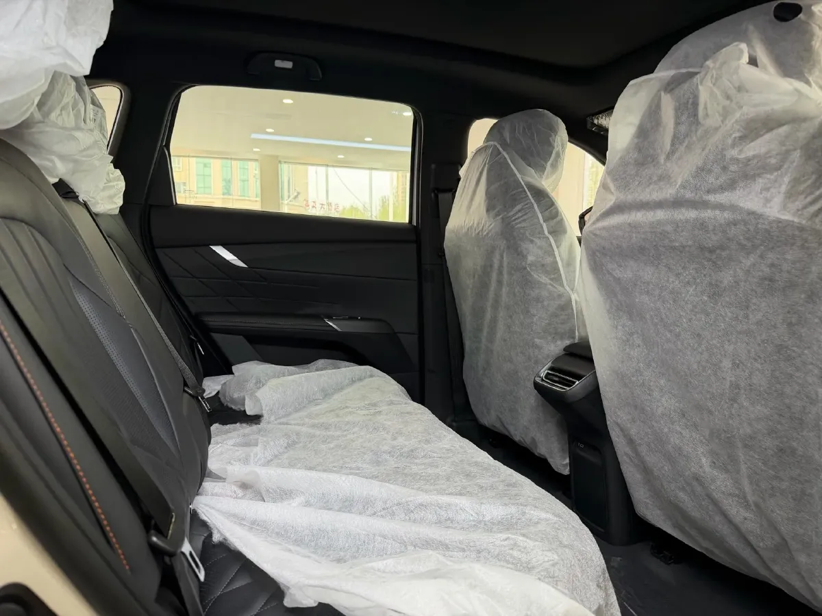 2025 ChangAn CS75 Plus 1.5T 192HP L4 8AT,autocango,china used car exporter,china ev exporter,chinese used car exporter,chinese used ev exporter