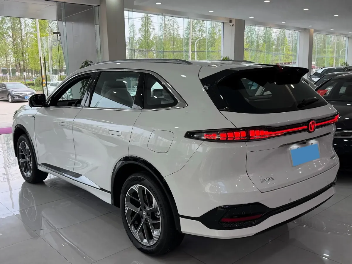 2025 ChangAn CS75 Plus 1.5T 192HP L4 8AT,autocango,china used car exporter,china ev exporter,chinese used car exporter,chinese used ev exporter