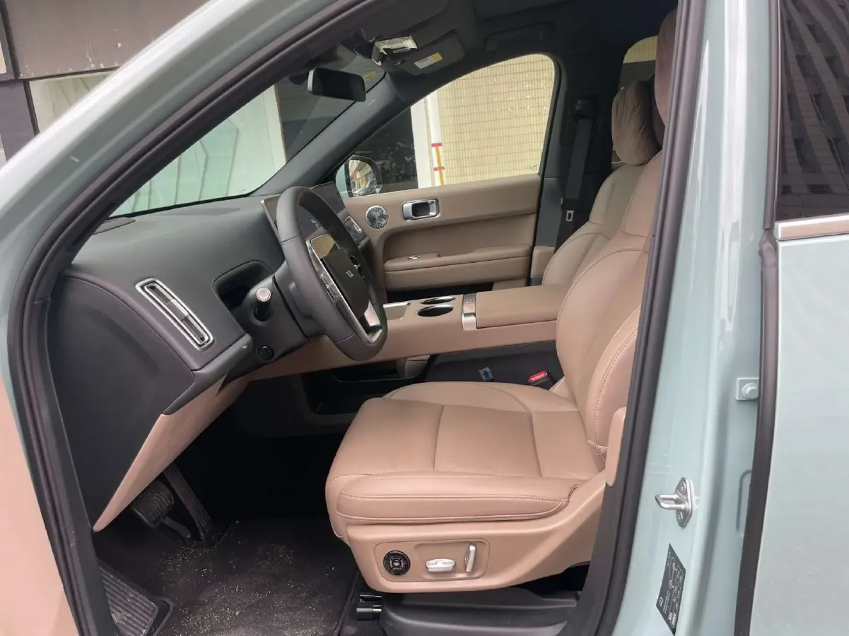 2025 Li L6 Range Extended 154HP L4 REEV,autocango,china used car exporter,china ev exporter,chinese used car exporter,chinese used ev exporter