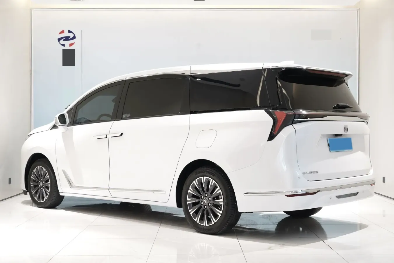 2025 Buick GL8 2.0T 237HP L4 9AT,autocango,china used car exporter,china ev exporter,chinese used car exporter,chinese used ev exporter