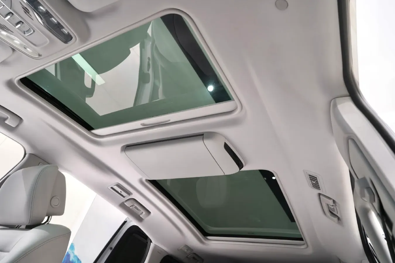 2025 Buick GL8 2.0T 237HP L4 9AT,autocango,china used car exporter,china ev exporter,chinese used car exporter,chinese used ev exporter