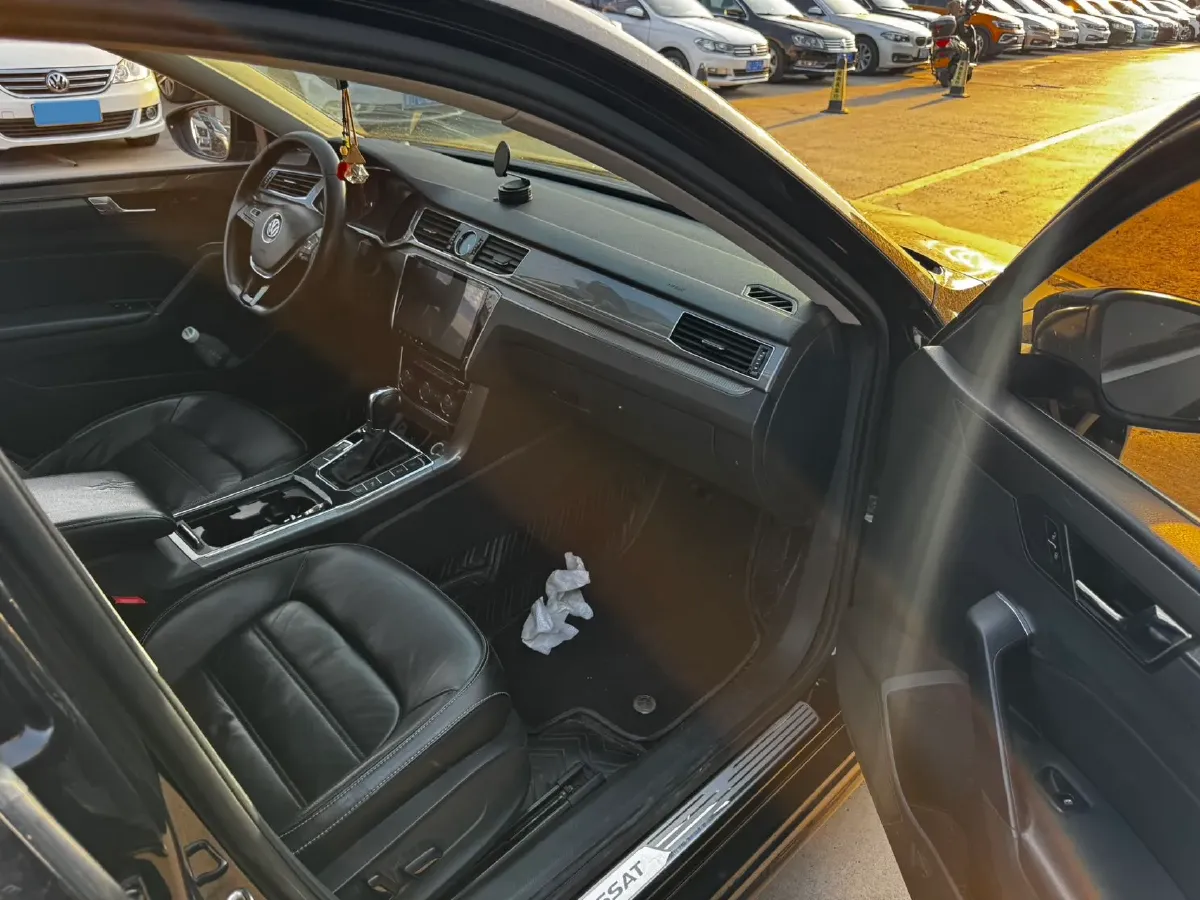 2016 Volkswagen Passat 1.8T 180HP L4 7DCT,autocango,china used car exporter,china ev exporter,chinese used car exporter,chinese used ev exporter