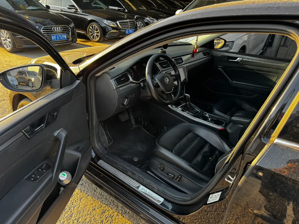 2016 Volkswagen Passat 1.8T 180HP L4 7DCT,autocango,china used car exporter,china ev exporter,chinese used car exporter,chinese used ev exporter