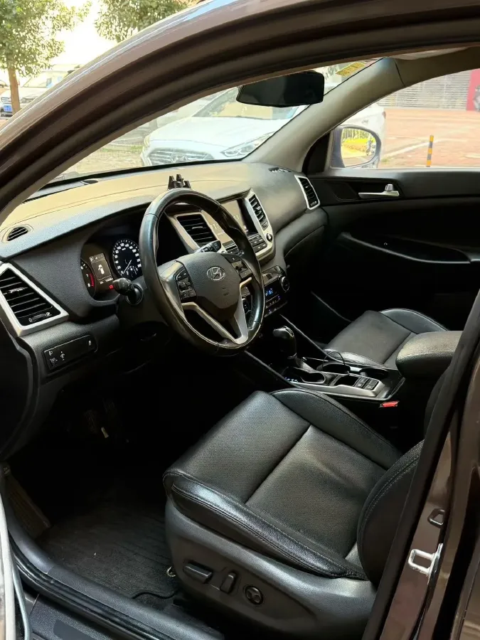 2015 Hyundai Tucson 1.6T 177HP L4 7DCT,autocango,china used car exporter,china ev exporter,chinese used car exporter,chinese used ev exporter