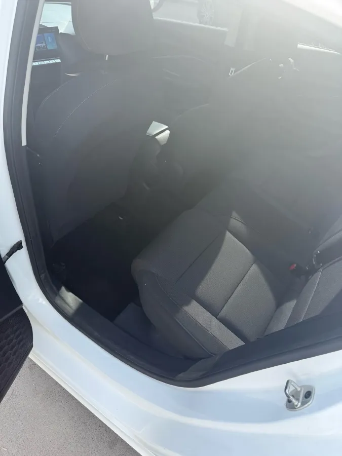 2021 MG 5 1.5L 120HP L4 5MT,autocango,china used car exporter,china ev exporter,chinese used car exporter,chinese used ev exporter