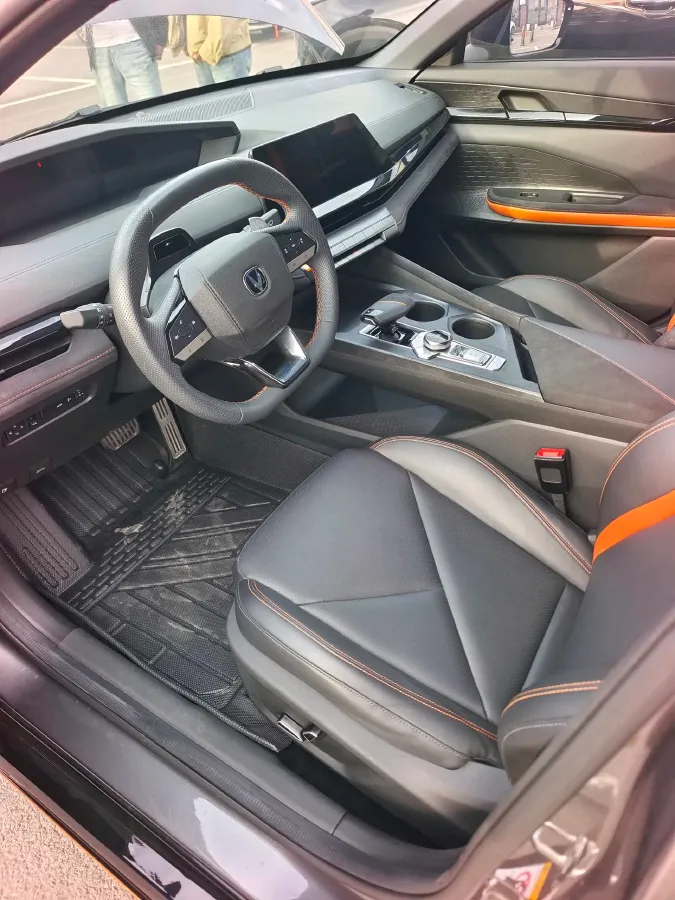 2022 ChangAn UNI-V 1.5T 188HP L4 7DCT,autocango,china used car exporter,china ev exporter,chinese used car exporter,chinese used ev exporter