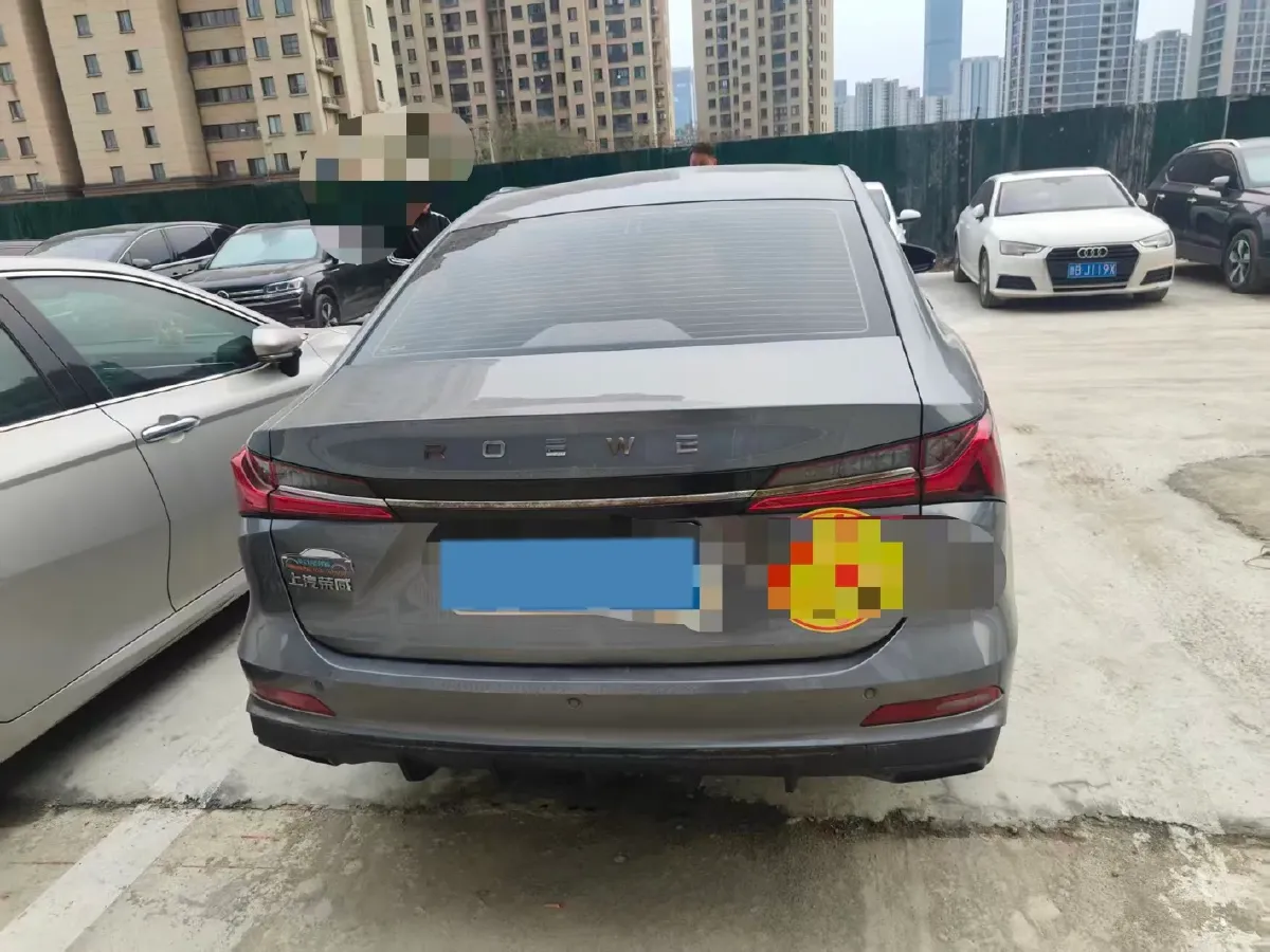2023 Roewe i5 1.5L 129HP L4 5MT,autocango,china used car exporter,china ev exporter,chinese used car exporter,chinese used ev exporter