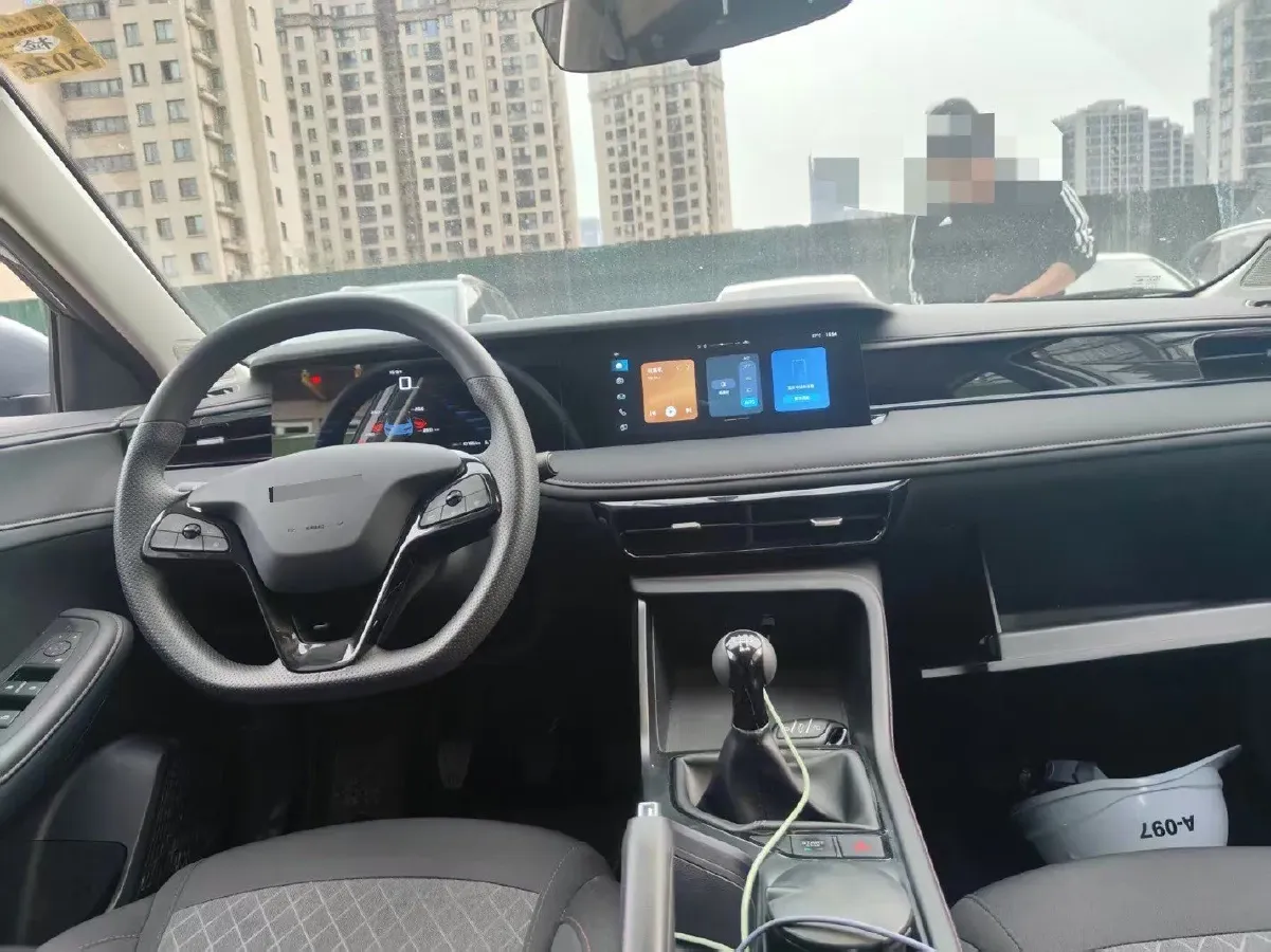 2023 Roewe i5 1.5L 129HP L4 5MT,autocango,china used car exporter,china ev exporter,chinese used car exporter,chinese used ev exporter