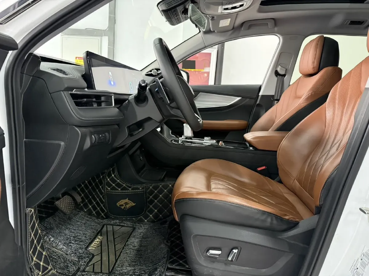 2021 Chery Tiggo 8 Plus 1.6T 197HP L4 7DCT,autocango,china used car exporter,china ev exporter,chinese used car exporter,chinese used ev exporter