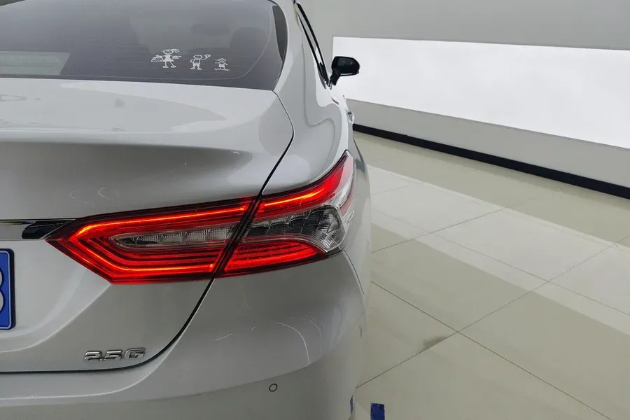 2021 Toyota Camry 2.5L 209HP L4 8AT,autocango,china used car exporter,china ev exporter,chinese used car exporter,chinese used ev exporter