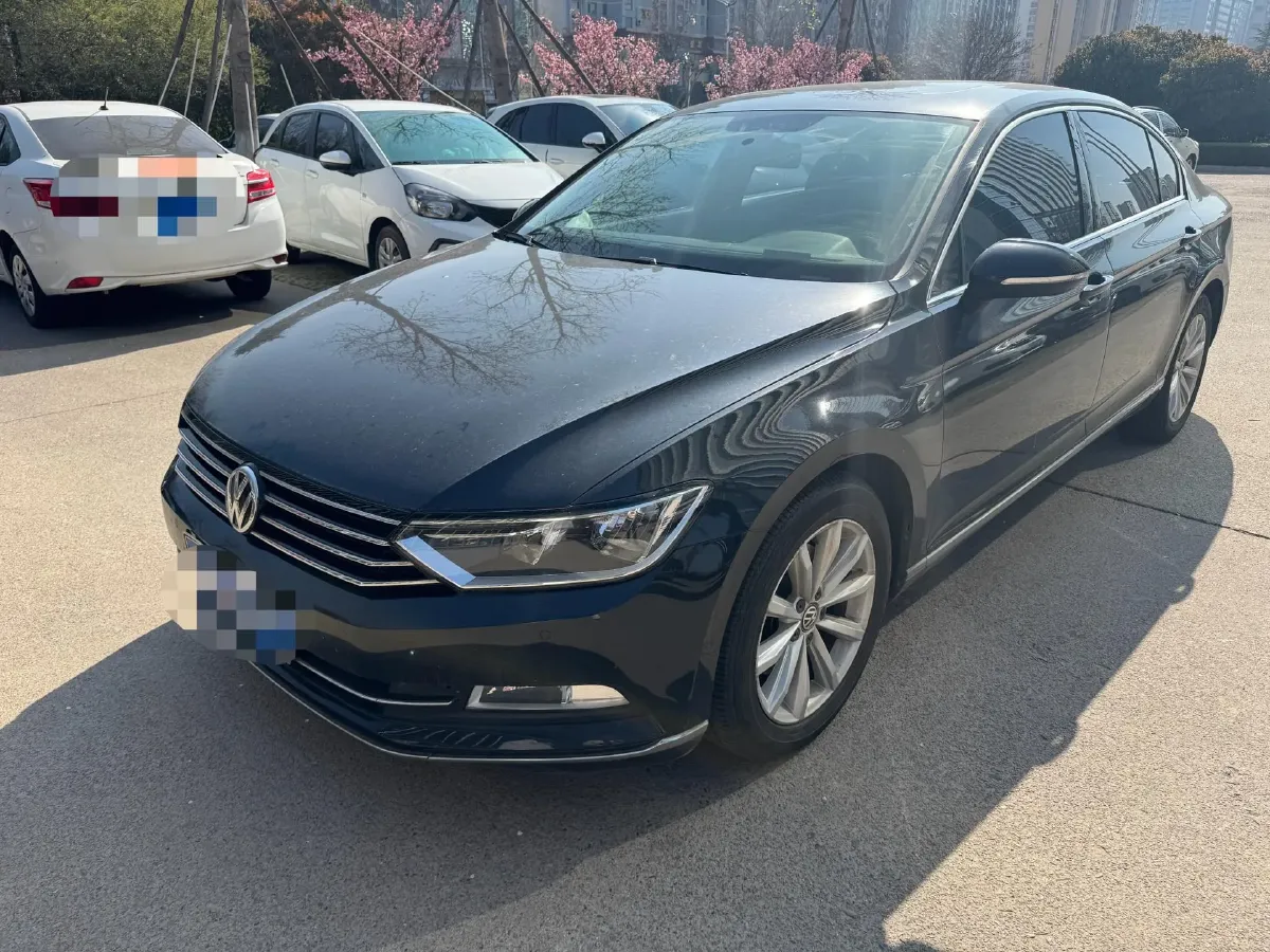 2018 Volkswagen Magotan 1.8T 180HP L4 7DCT,autocango,china used car exporter,china ev exporter,chinese used car exporter,chinese used ev exporter