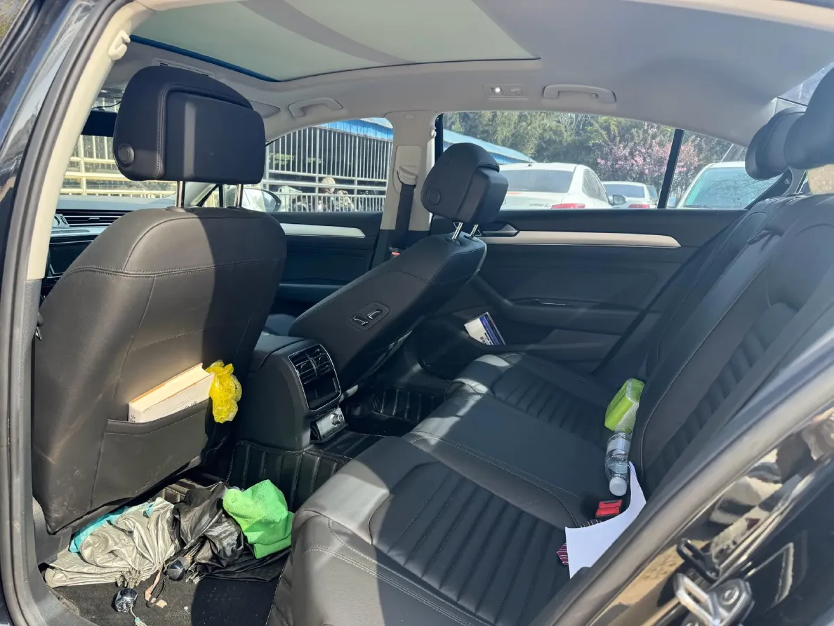 2018 Volkswagen Magotan 1.8T 180HP L4 7DCT,autocango,china used car exporter,china ev exporter,chinese used car exporter,chinese used ev exporter