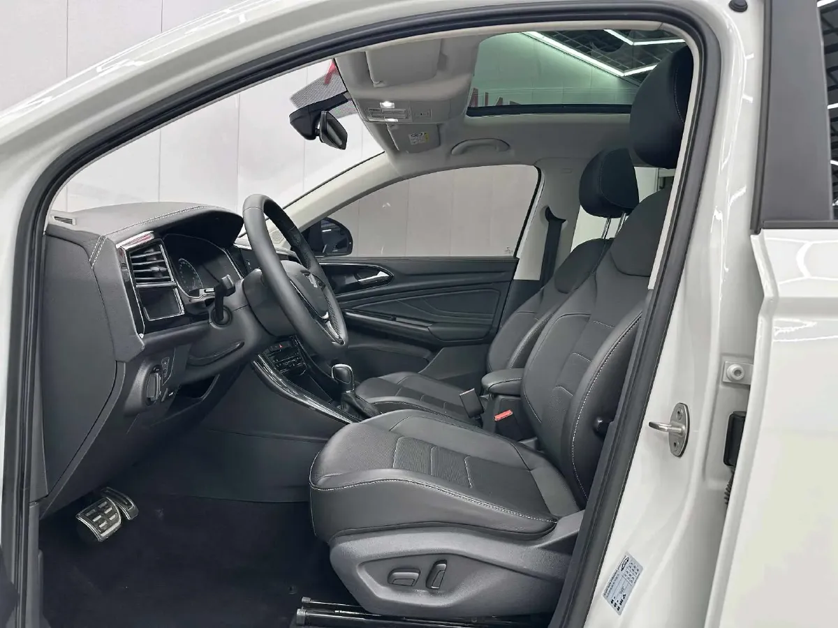 2021 Jetta VS7 1.4T 150HP L4 6AT,autocango,china used car exporter,china ev exporter,chinese used car exporter,chinese used ev exporter