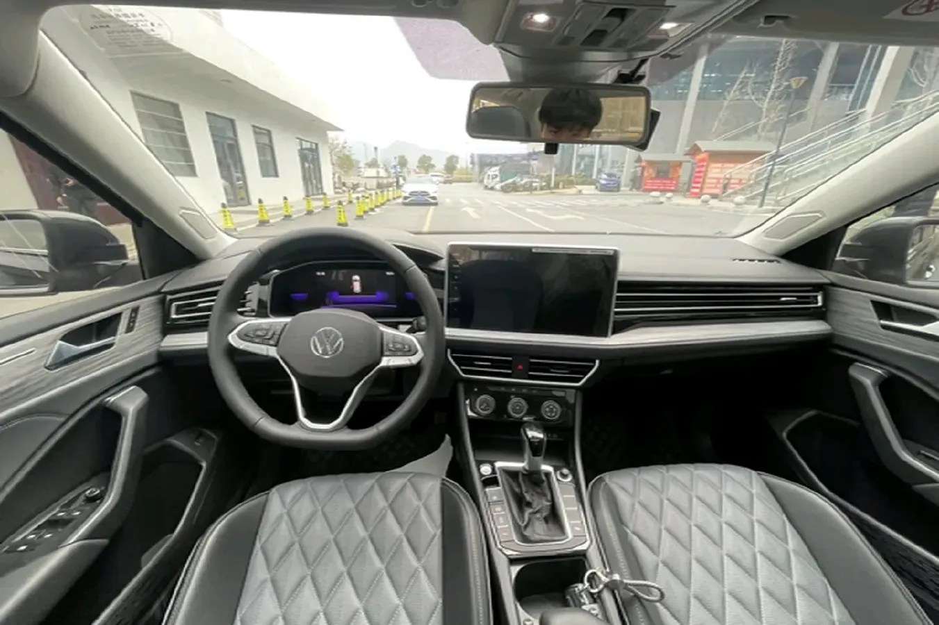 2023 Volkswagen Sagitar 1.5T 160HP L4 7DCT,autocango,china used car exporter,china ev exporter,chinese used car exporter,chinese used ev exporter