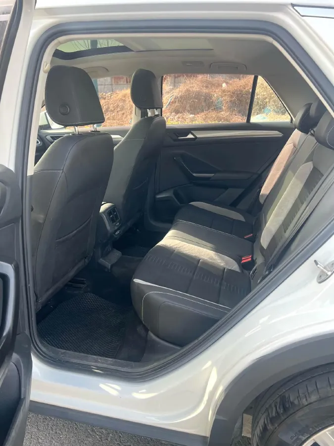 2020 Volkswagen T-Roc 1.4T 150HP L4 7DCT,autocango,china used car exporter,china ev exporter,chinese used car exporter,chinese used ev exporter