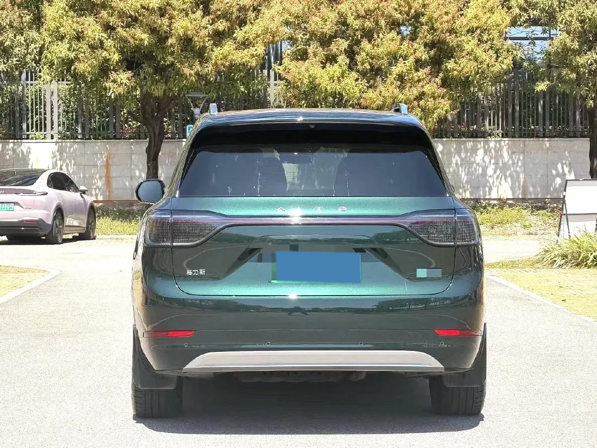 2024 AITO AITO M9 1.5T 152HP L4 REEV 42KWH,autocango,china used car exporter,china ev exporter,chinese used car exporter,chinese used ev exporter