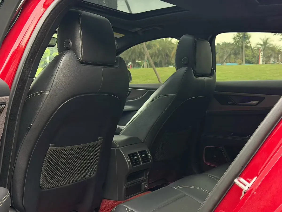 2022 Jaguar XEL 2.0T 250HP L4 8AT,autocango,china used car exporter,china ev exporter,chinese used car exporter,chinese used ev exporter