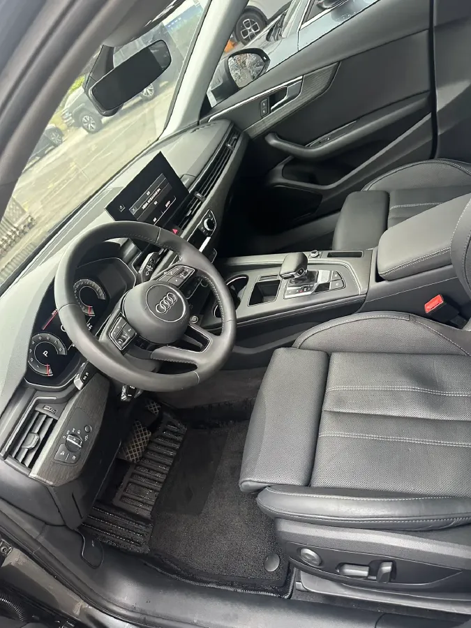 2020 Audi A4L 2.0T 190HP L4 7DCT,autocango,china used car exporter,china ev exporter,chinese used car exporter,chinese used ev exporter