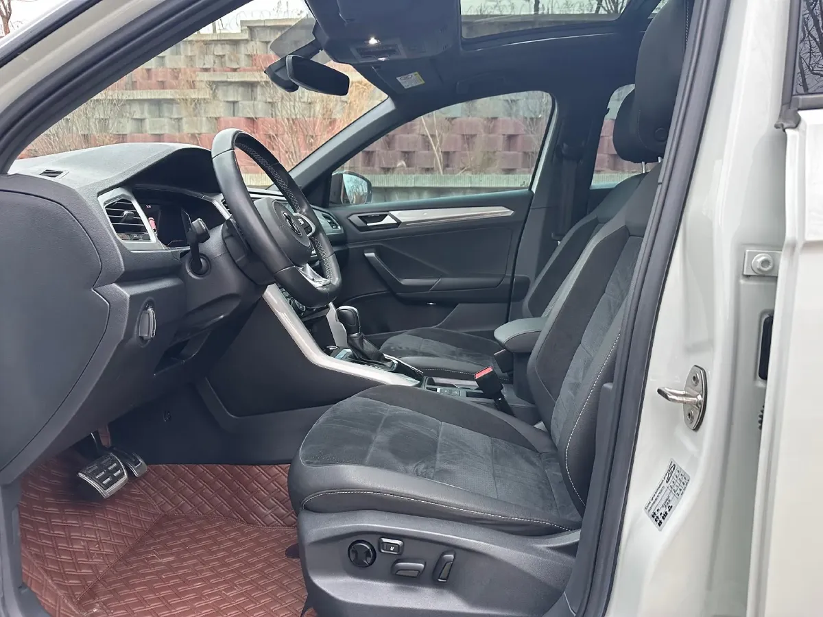 2022 Volkswagen T-Roc 1.4T 150HP L4 7DCT,autocango,china used car exporter,china ev exporter,chinese used car exporter,chinese used ev exporter