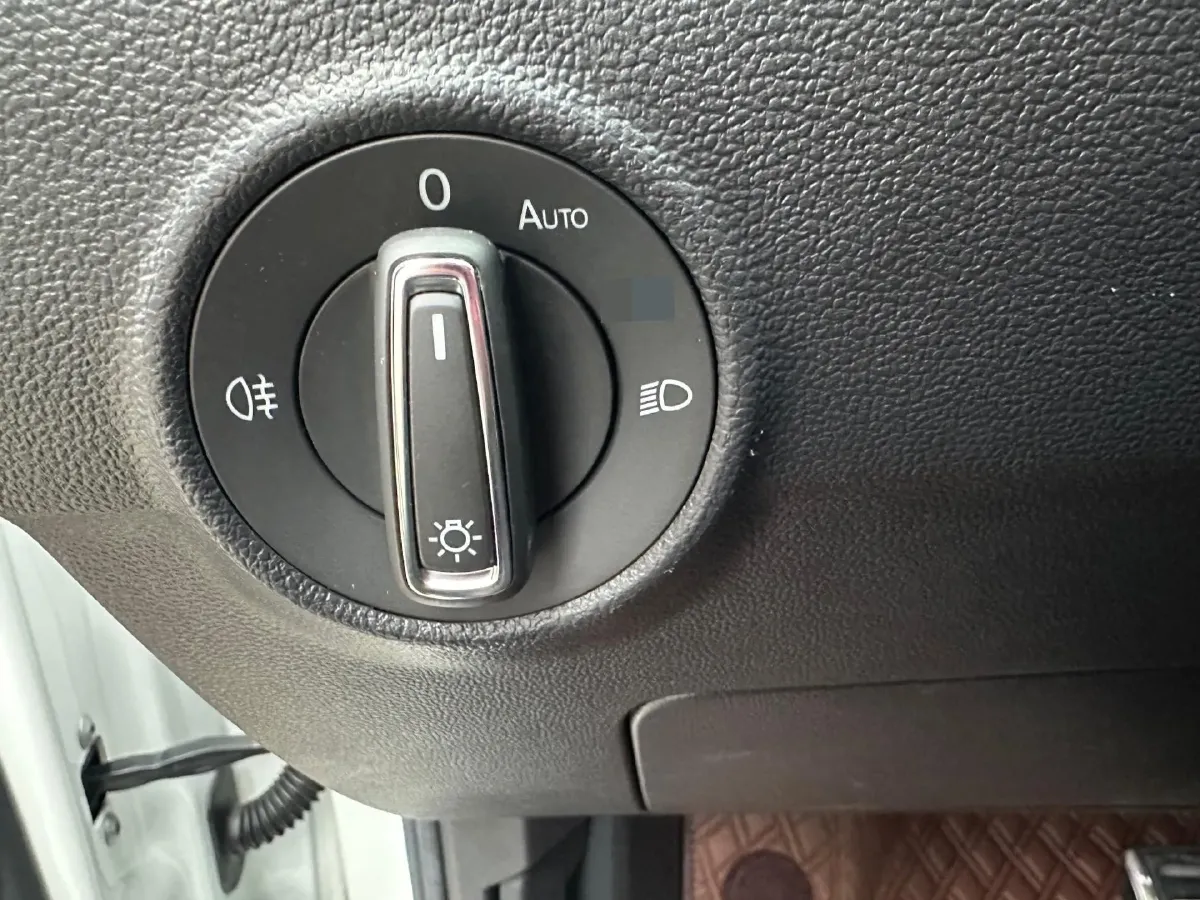 2022 Volkswagen T-Roc 1.4T 150HP L4 7DCT,autocango,china used car exporter,china ev exporter,chinese used car exporter,chinese used ev exporter