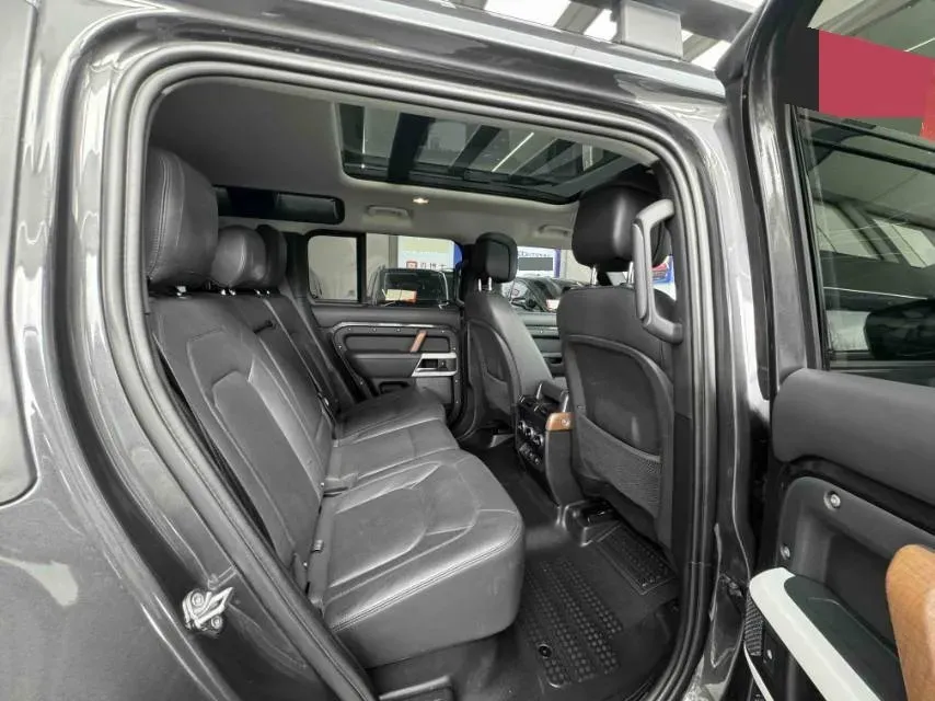 2023 Land Rover Defender 3.0T 400HP L6 8AT,autocango,china used car exporter,china ev exporter,chinese used car exporter,chinese used ev exporter