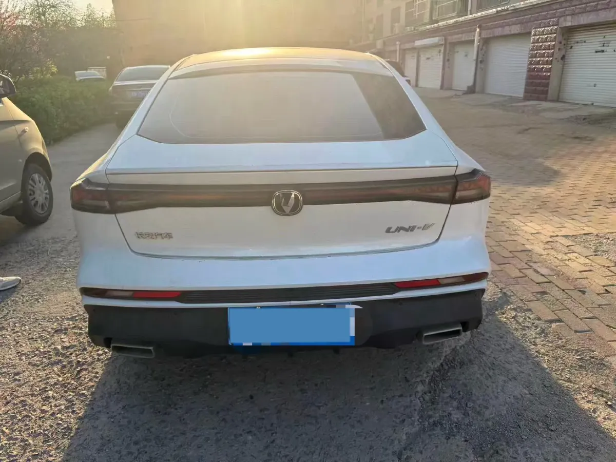 2025 ChangAn UNI-V 1.5T 192HP L4 7DCT,autocango,china used car exporter,china ev exporter,chinese used car exporter,chinese used ev exporter
