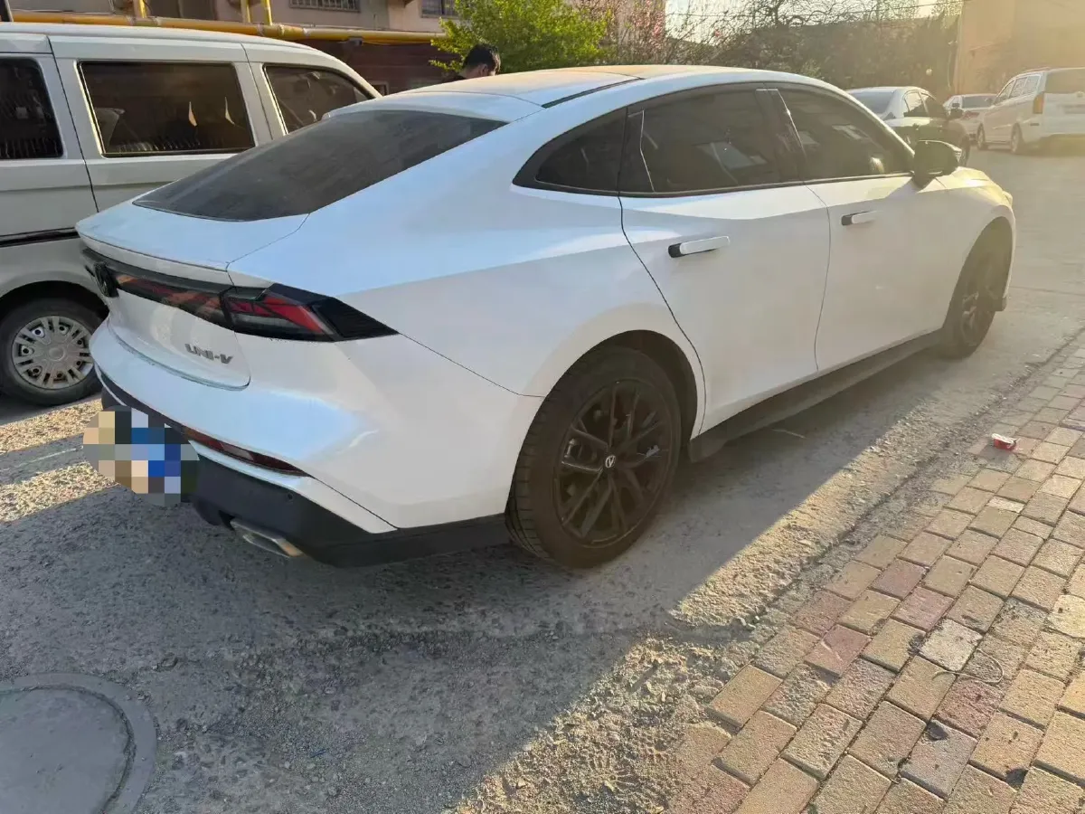 2025 ChangAn UNI-V 1.5T 192HP L4 7DCT,autocango,china used car exporter,china ev exporter,chinese used car exporter,chinese used ev exporter