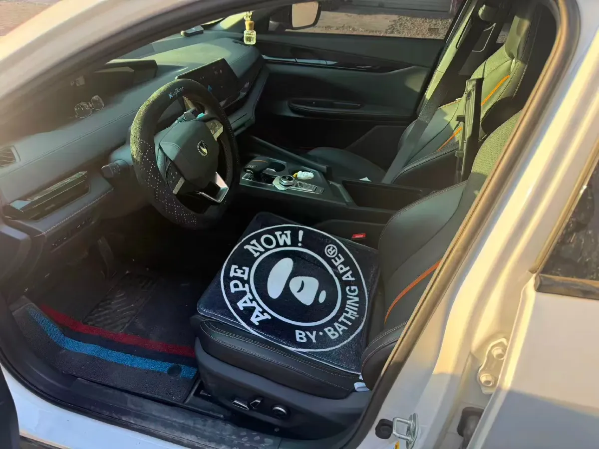 2025 ChangAn UNI-V 1.5T 192HP L4 7DCT,autocango,china used car exporter,china ev exporter,chinese used car exporter,chinese used ev exporter