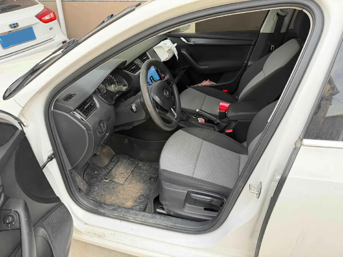 2017 Skoda Octavia 1.6L 110HP L4 6AT,autocango,china used car exporter,china ev exporter,chinese used car exporter,chinese used ev exporter