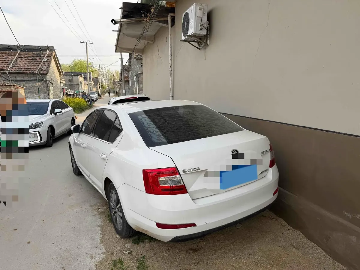 2017 Skoda Octavia 1.6L 110HP L4 6AT,autocango,china used car exporter,china ev exporter,chinese used car exporter,chinese used ev exporter