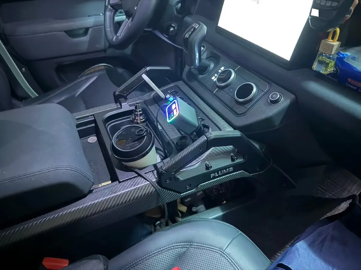 2023 Land Rover Defender 3.0T 400HP L6 8AT,autocango,china used car exporter,china ev exporter,chinese used car exporter,chinese used ev exporter