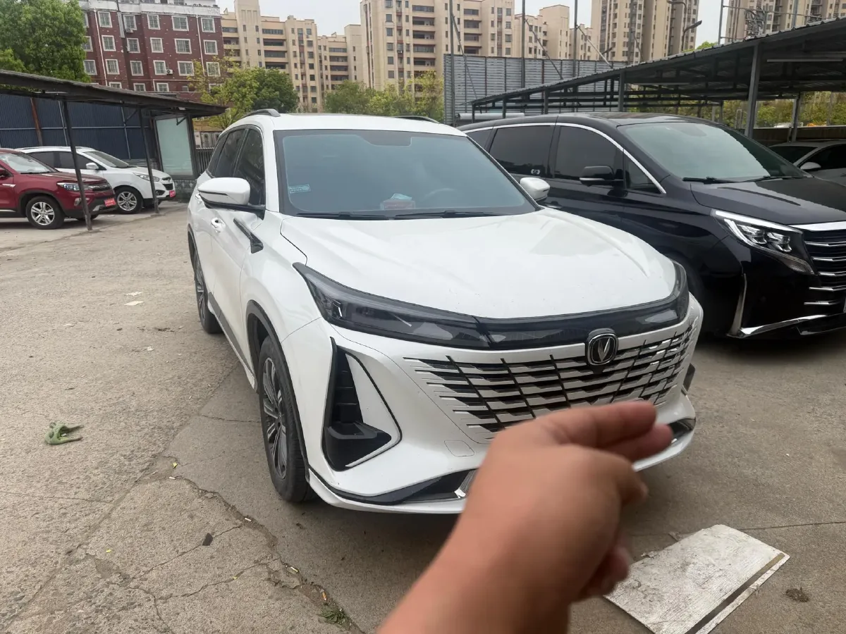 2023 ChangAn CS75 Plus 1.5T 188HP L4 8AT,autocango,china used car exporter,china ev exporter,chinese used car exporter,chinese used ev exporter