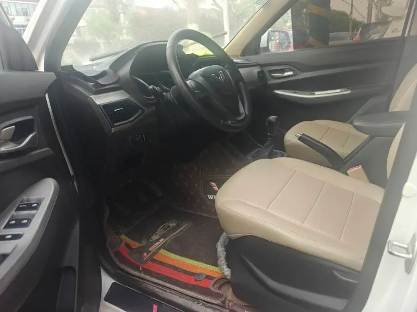 2019 WuLing HongGuang 1.5L 99HP L4 6MT,autocango,china used car exporter,china ev exporter,chinese used car exporter,chinese used ev exporter