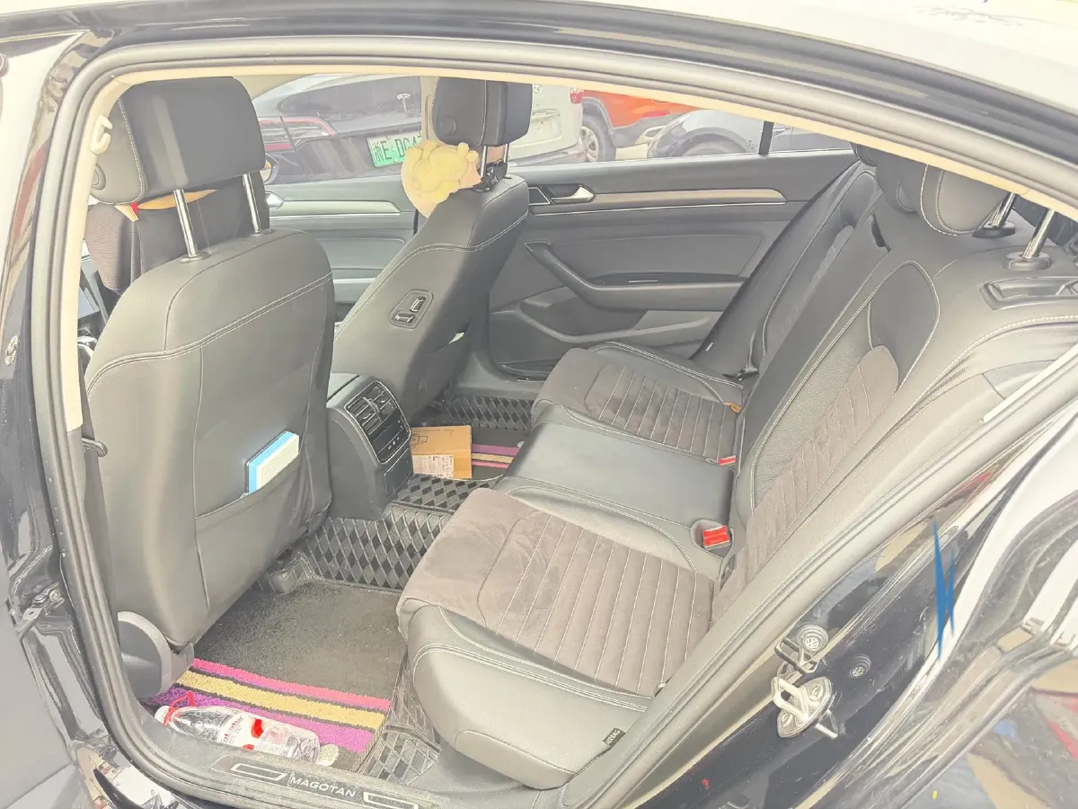 2021 Volkswagen Magotan 2.0T 186HP L4 7DCT,autocango,china used car exporter,china ev exporter,chinese used car exporter,chinese used ev exporter