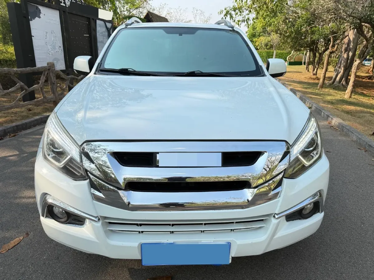 2019 Isuzu D-MAX 3.0T 177HP L4 6MT,autocango,china used car exporter,china ev exporter,chinese used car exporter,chinese used ev exporter