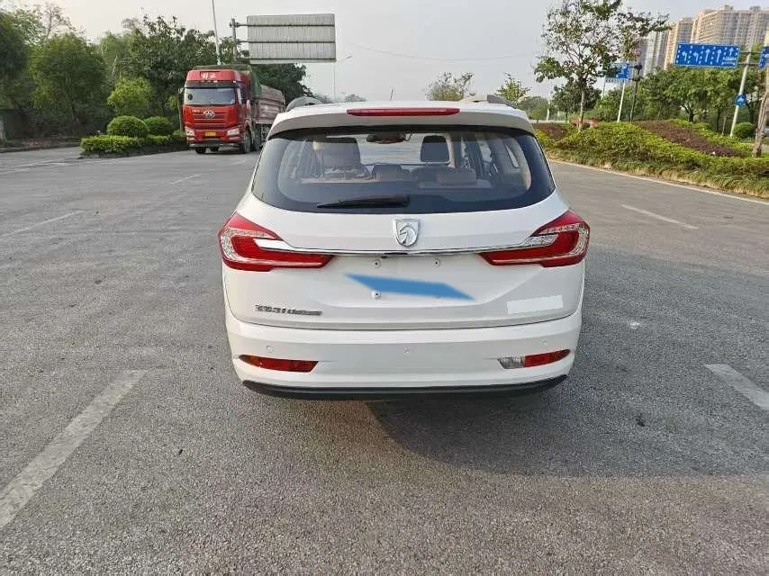 2017 BaoJun 310W 1.5L 112HP L4 6MT,autocango,china used car exporter,china ev exporter,chinese used car exporter,chinese used ev exporter