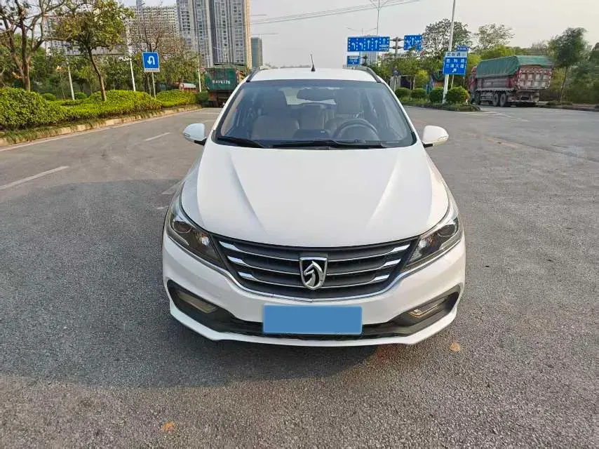 2017 BaoJun 310W 1.5L 112HP L4 6MT,autocango,china used car exporter,china ev exporter,chinese used car exporter,chinese used ev exporter