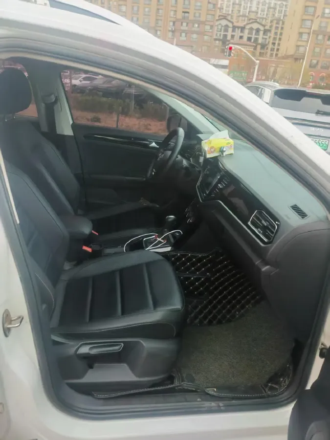 2019 Volkswagen T-Roc 1.4T 150HP L4 7DCT,autocango,china used car exporter,china ev exporter,chinese used car exporter,chinese used ev exporter