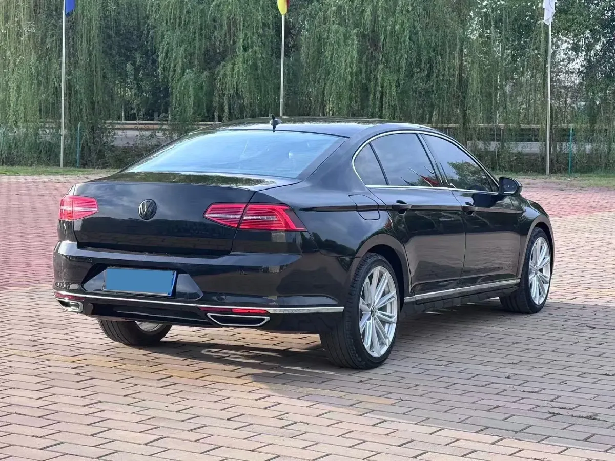 2019 Volkswagen Magotan 2.0T 186HP L4 7DCT,autocango,china used car exporter,china ev exporter,chinese used car exporter,chinese used ev exporter