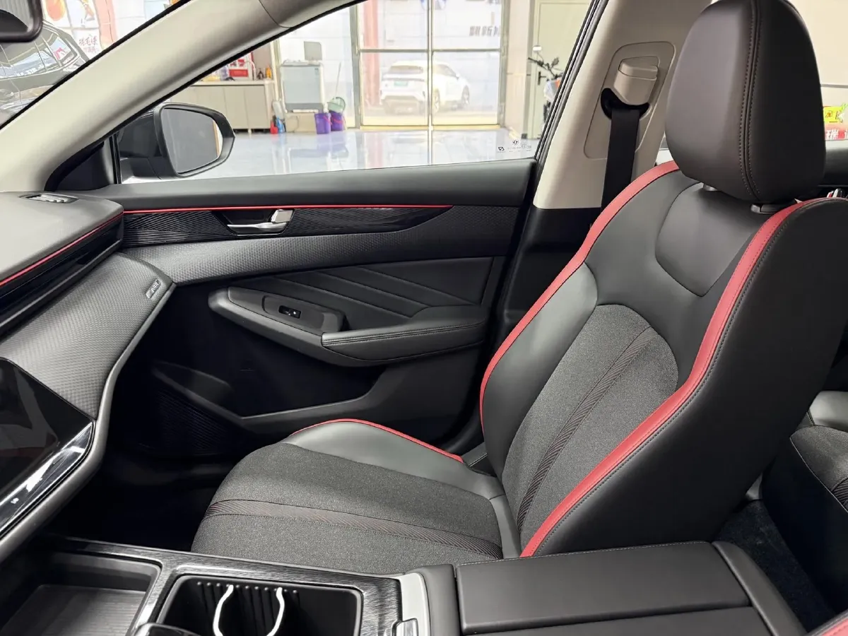 2024 DongFeng Aeolus YiXuan MAX 1.5T 197HP L4 7DCT,autocango,china used car exporter,china ev exporter,chinese used car exporter,chinese used ev exporter