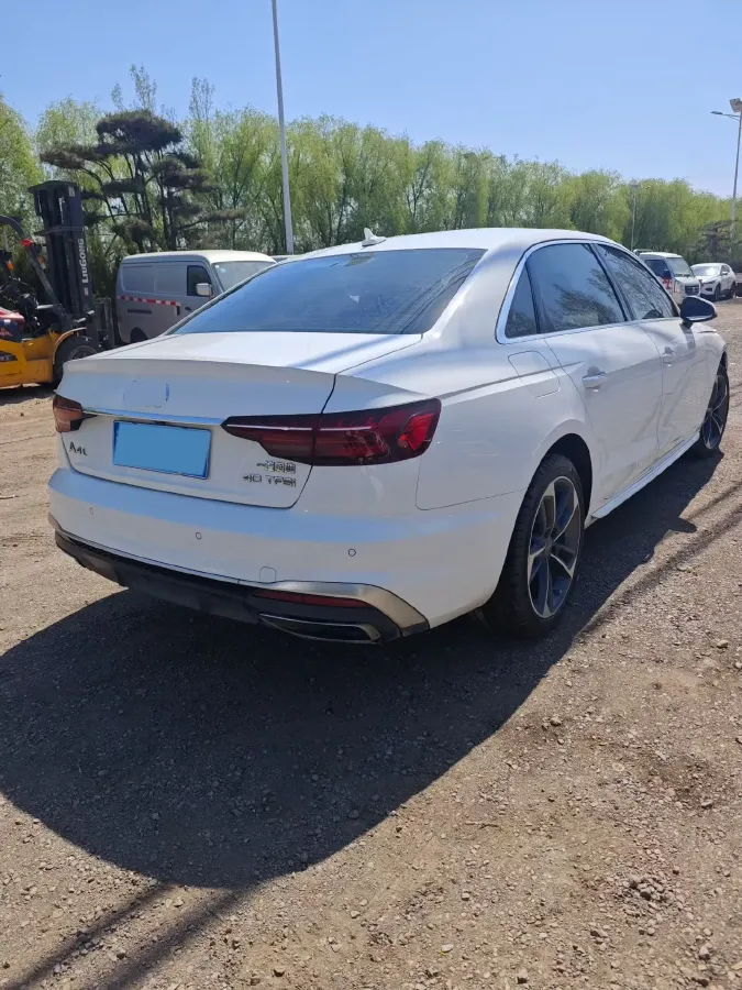 2022 Audi A4L 2.0T 150HP L4 7DCT,autocango,china used car exporter,china ev exporter,chinese used car exporter,chinese used ev exporter