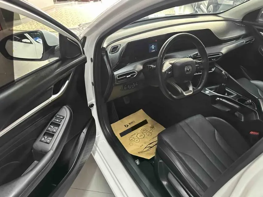 2021 ChangAn Eado 1.6L 128HP L4 5MT,autocango,china used car exporter,china ev exporter,chinese used car exporter,chinese used ev exporter