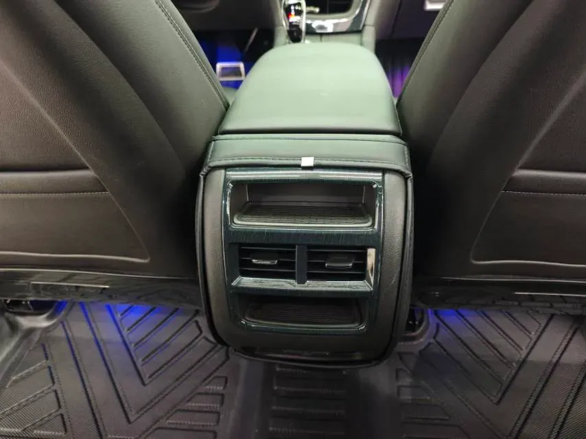 2022 Cadillac XT5 2.0T 237HP L4 9AT,autocango,china used car exporter,china ev exporter,chinese used car exporter,chinese used ev exporter