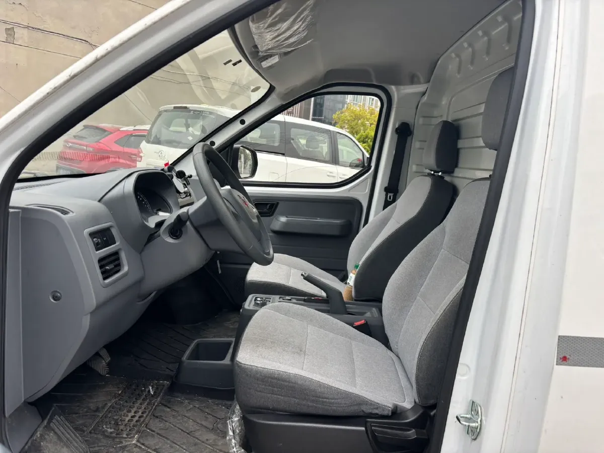 2024 WuLing YangGuang BEV 41.9KWH,autocango,china used car exporter,china ev exporter,chinese used car exporter,chinese used ev exporter