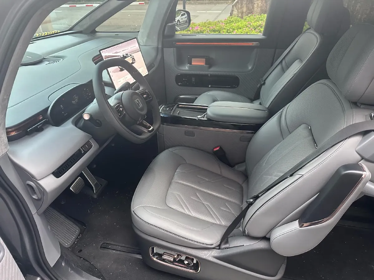 2025 Zeekr MIX BEV 102KWH,autocango,china used car exporter,china ev exporter,chinese used car exporter,chinese used ev exporter