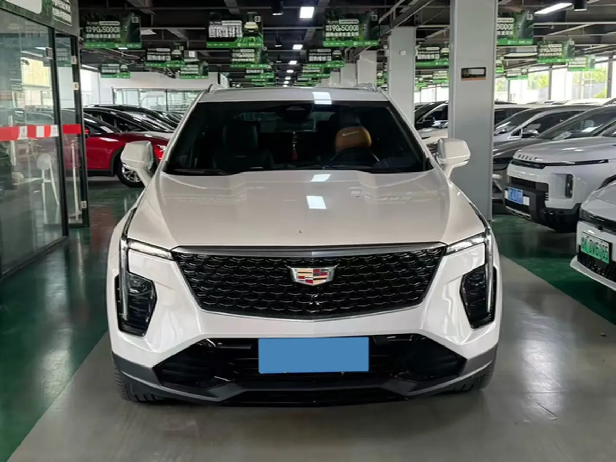 2023 Cadillac XT4 2.0T 237HP L4 9AT,autocango,china used car exporter,china ev exporter,chinese used car exporter,chinese used ev exporter