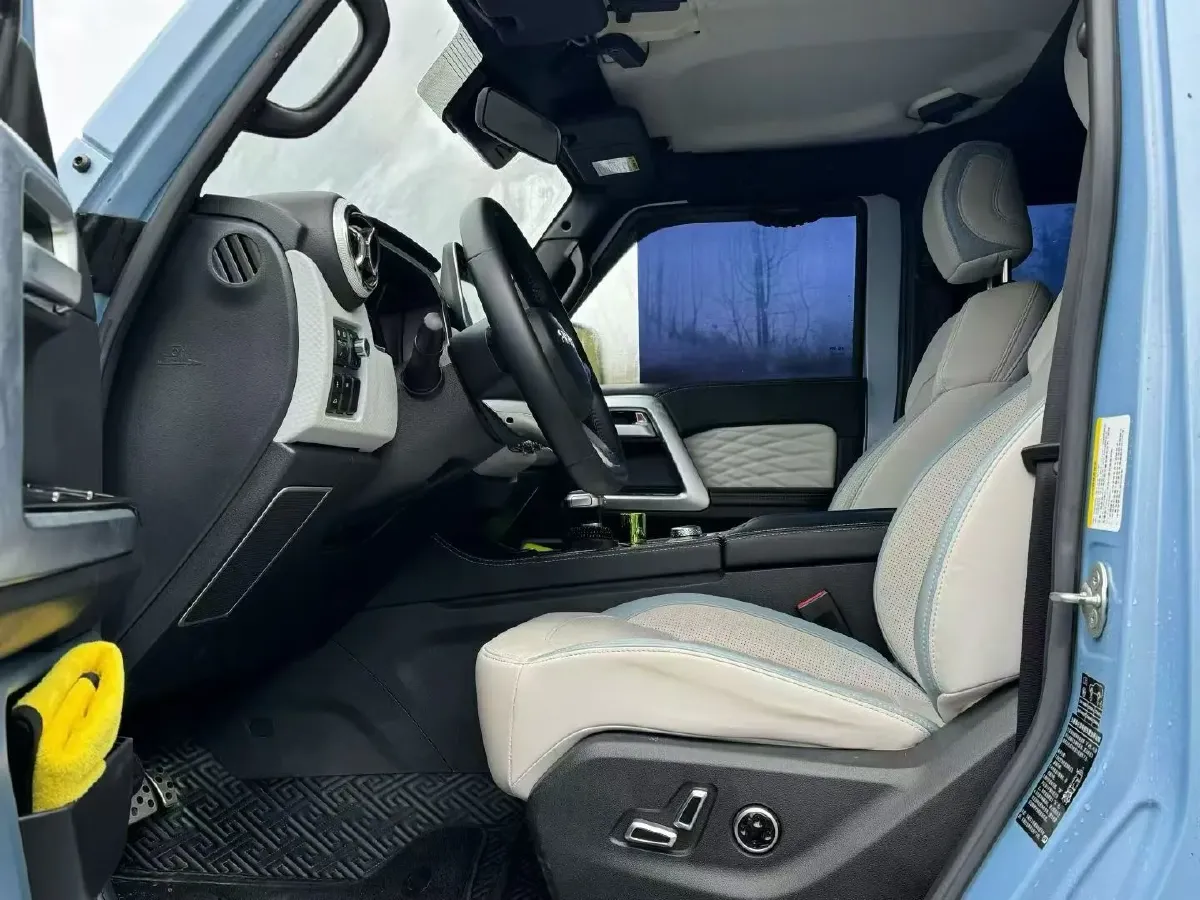 2023 Beijing BJ40 2.0T 163HP L4 8AT,autocango,china used car exporter,china ev exporter,chinese used car exporter,chinese used ev exporter