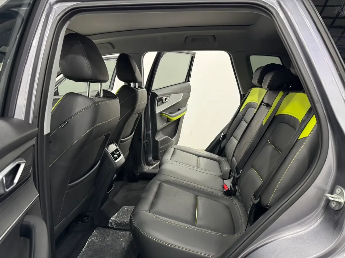 2022 Chery Tiggo 7 Plus 1.5T 156HP L4 CVT,autocango,china used car exporter,china ev exporter,chinese used car exporter,chinese used ev exporter